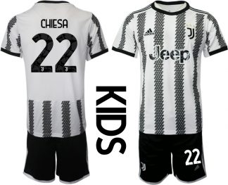 Kinder Juventus FC 2022-23 Heimtrikot Schwarz Weiß Kurzarm + Kurze Hosen CHIESA 22